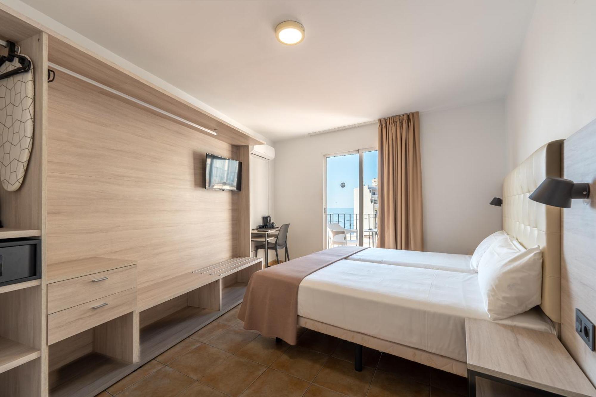 Hotel Queens - Adults Only Бенідорм Екстер'єр фото