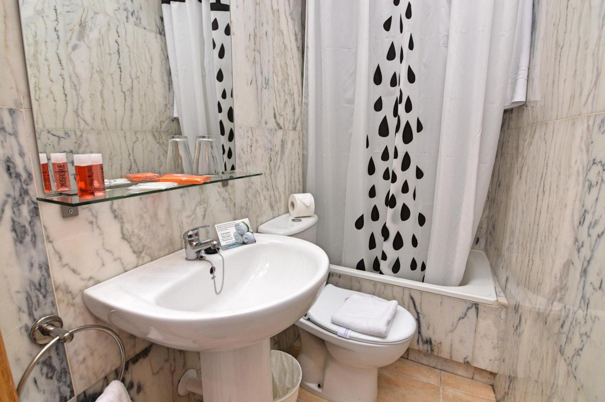 Hotel Queens - Adults Only Бенідорм Номер фото